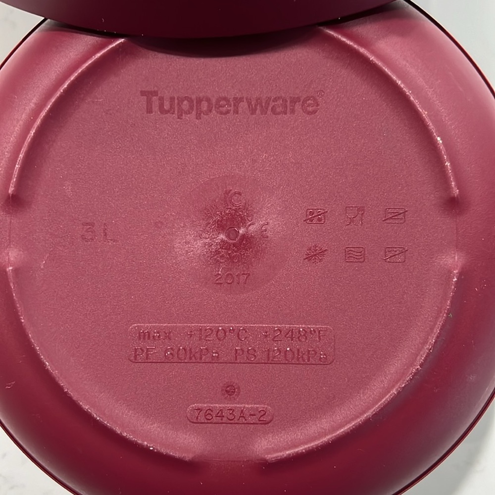 Tupperware Pressure Cooker - Picture 5 of 6